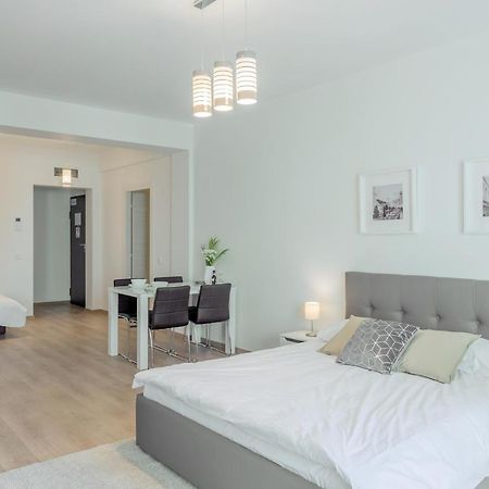 Atlas Unirii: Upscale Flats In The Heart Of Bucharest! Eksteriør billede