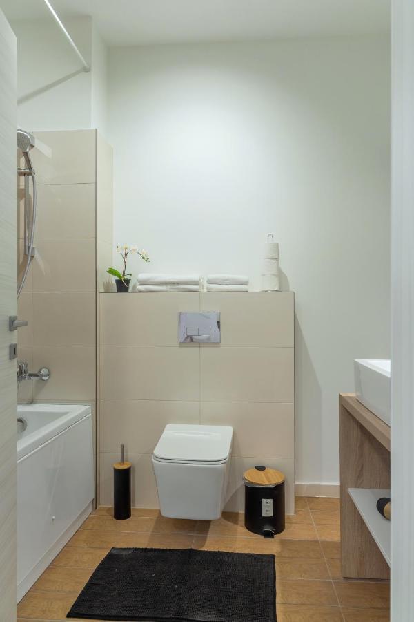 Atlas Unirii: Upscale Flats In The Heart Of Bucharest! Eksteriør billede
