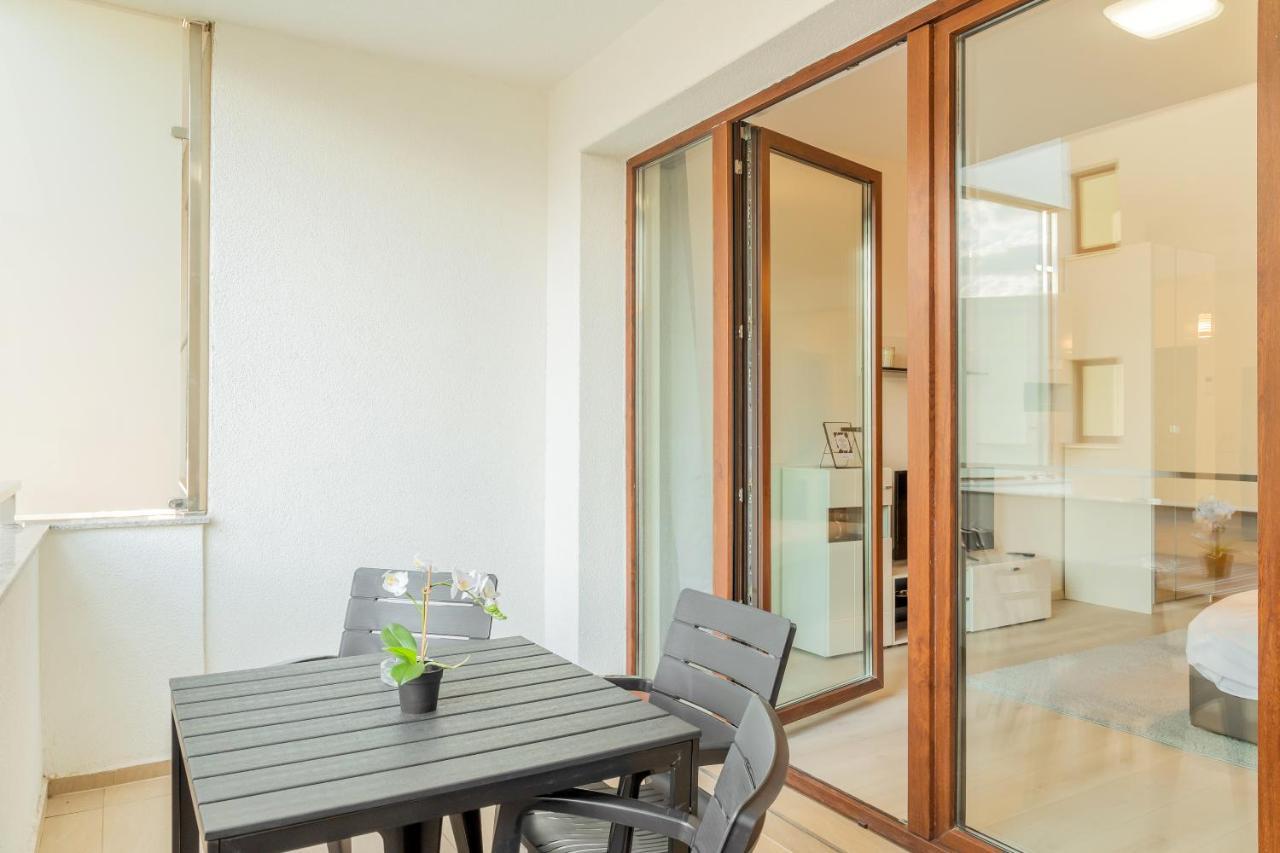Atlas Unirii: Upscale Flats In The Heart Of Bucharest! Eksteriør billede